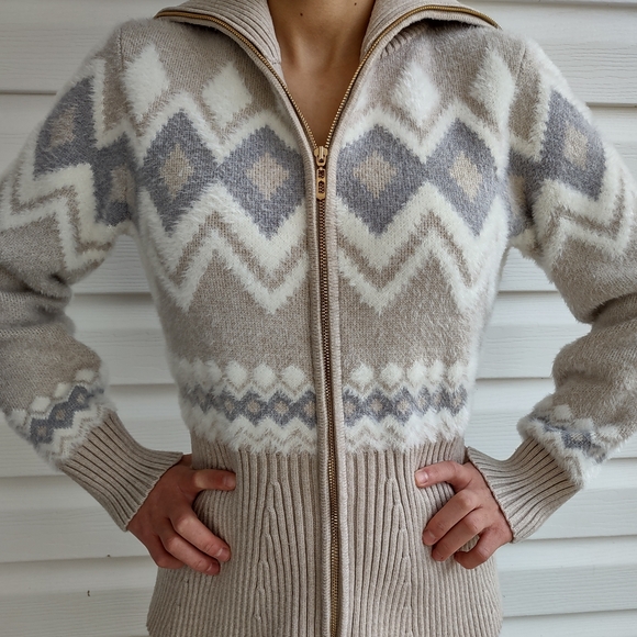 Tahari Women's Beige-White-Gray Patterned Zippered Sweater (Size Small) - Picture 3 of 10